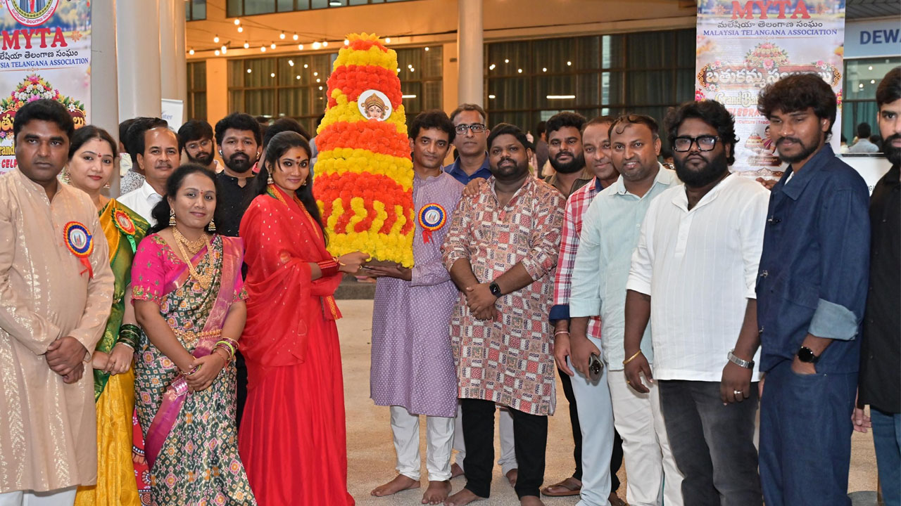 Batukamma At Malasia 01