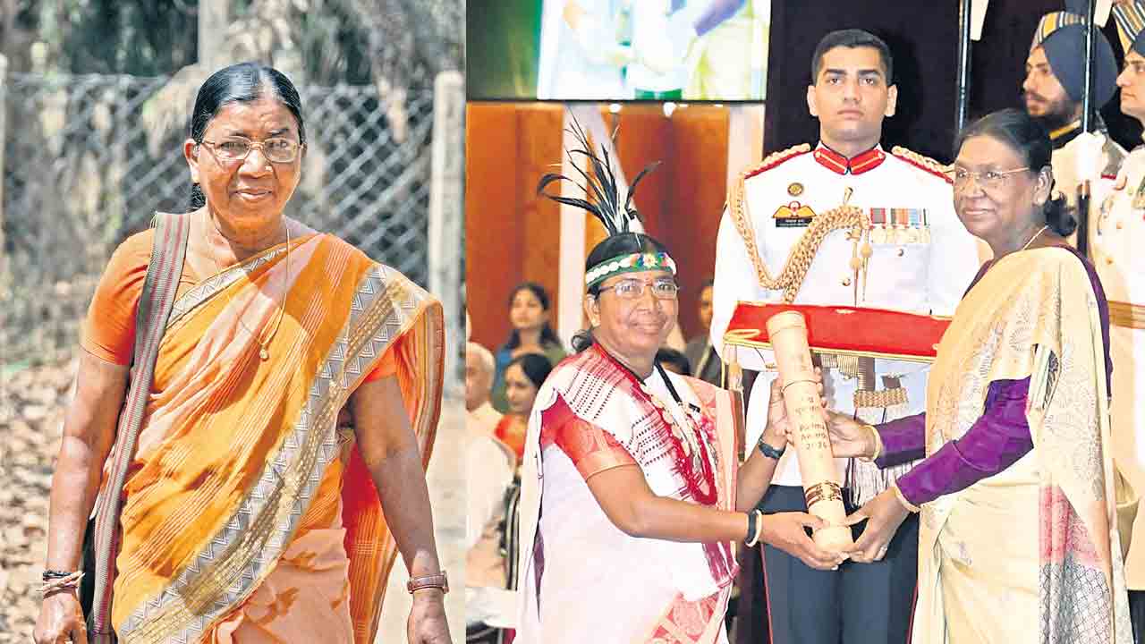 కాలి నడకన చదువును చేరవేశారు!