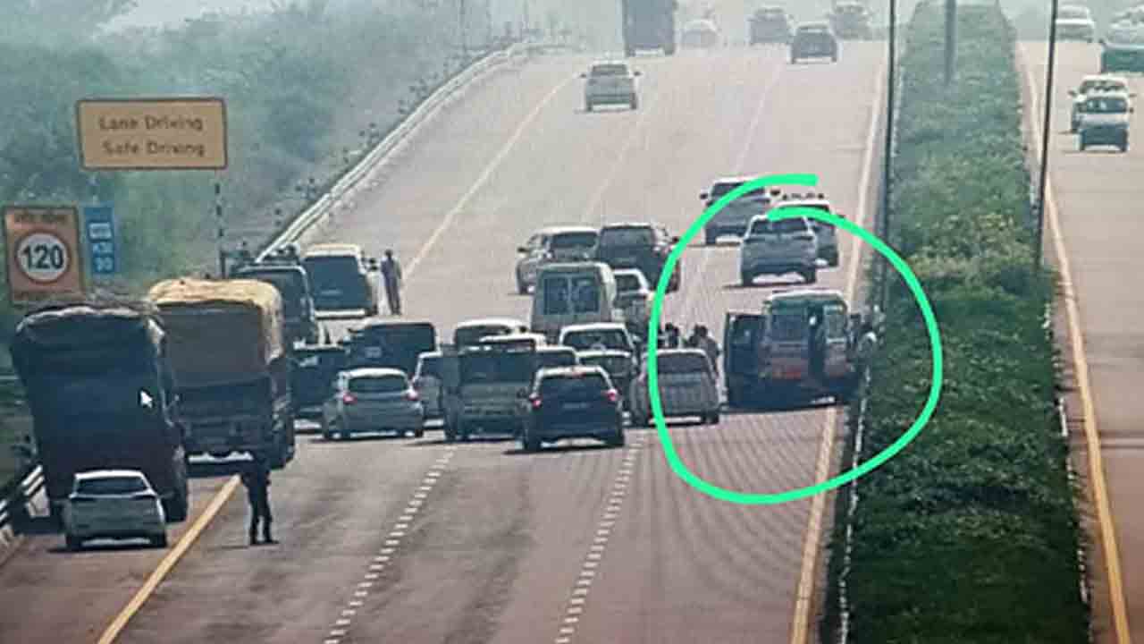 రాహుల్‌గాంధీ కాన్వాయ్‌కు ప్రమాదం