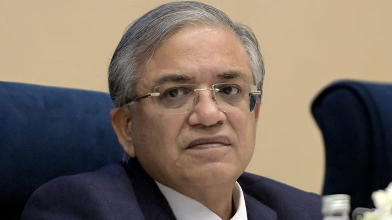 అనివార్య కారణాలతో..
