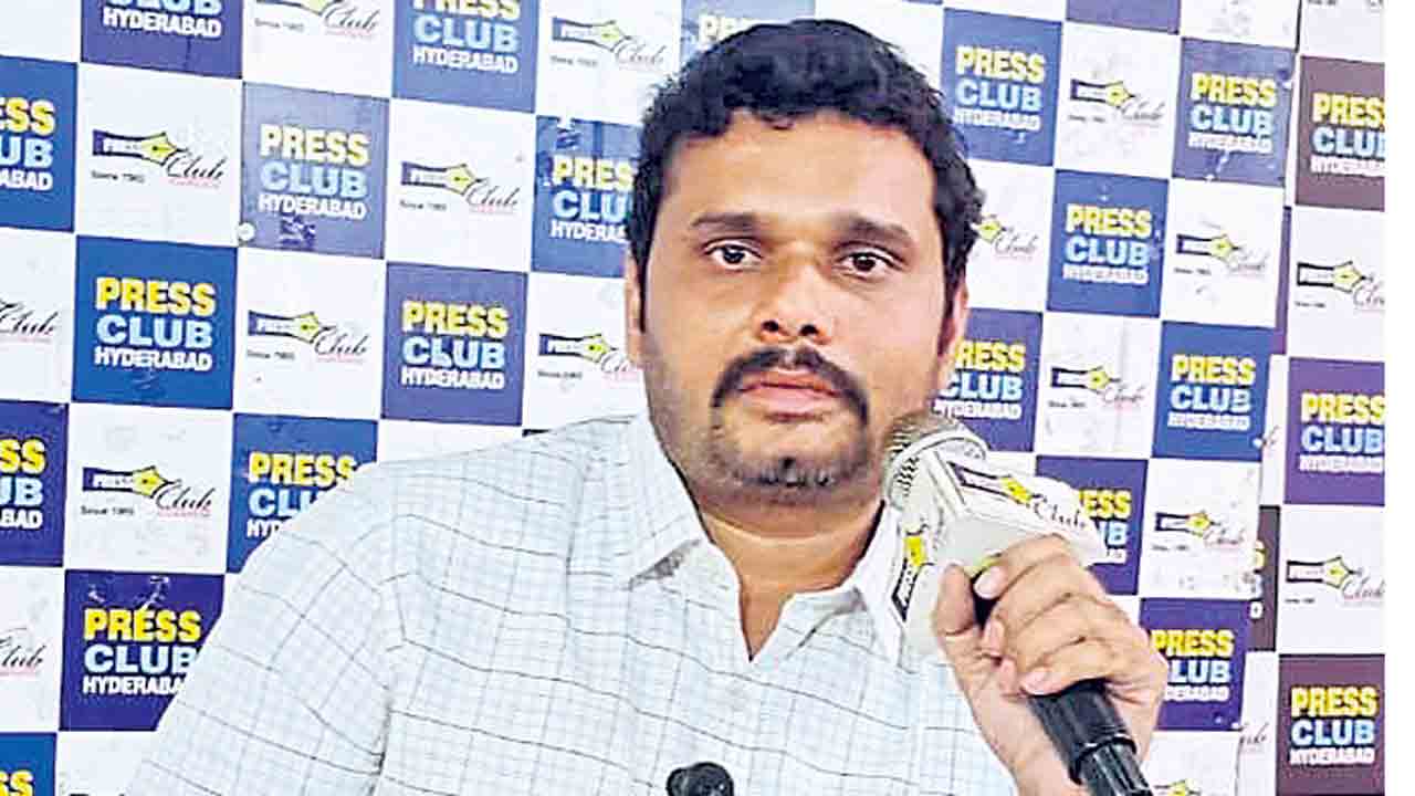 ఓటర్ల మొగ్గు.. బీఆర్‌ఎస్‌ వైపు.. చాణక్య స్ట్రాటజీస్‌ ఎండీ ముకేశ్‌
