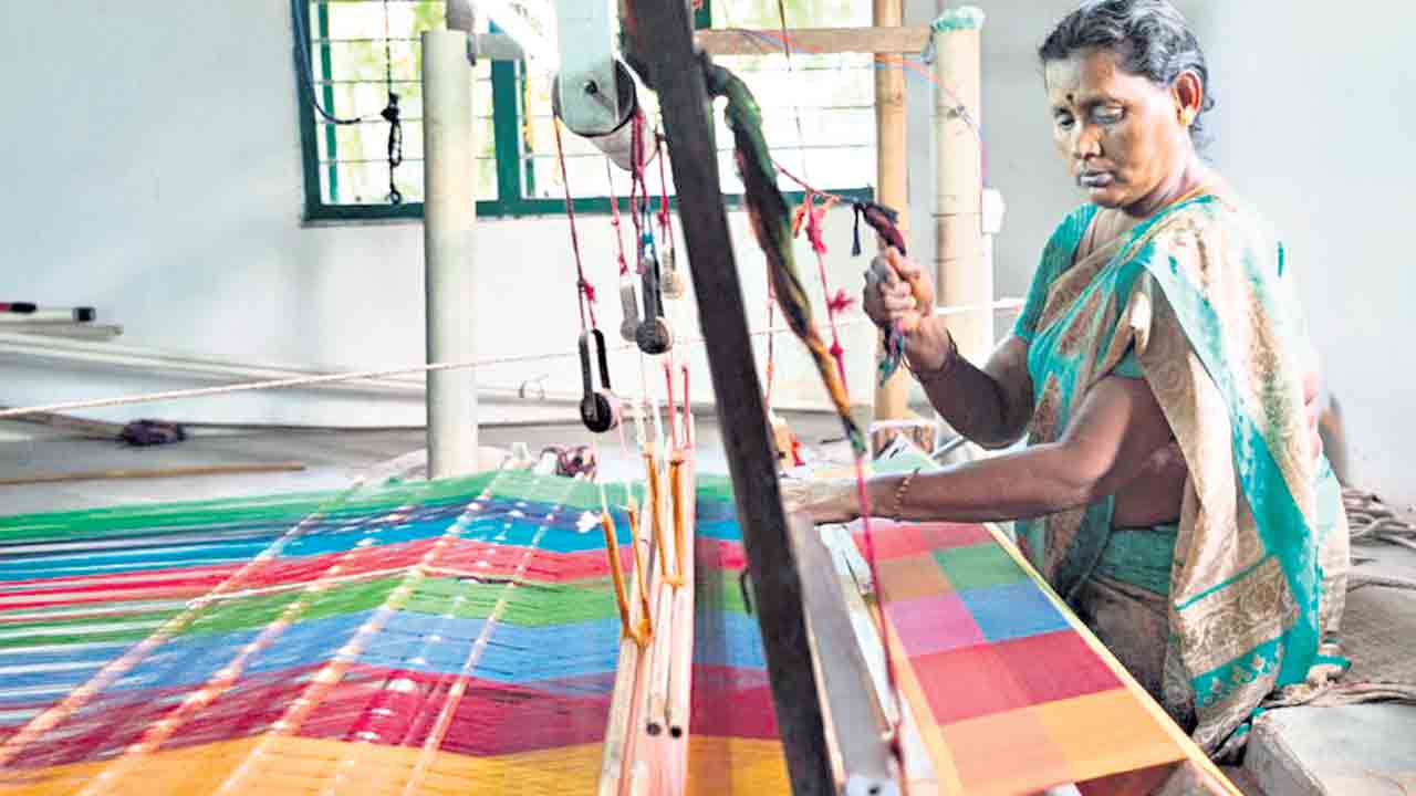Chettinad Weaver