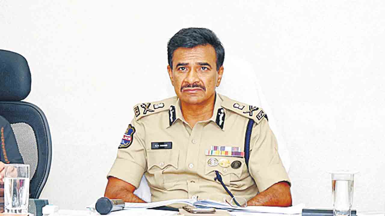 నేరాల నియంత్రణలో పనితీరు మెరుగుపడాలి