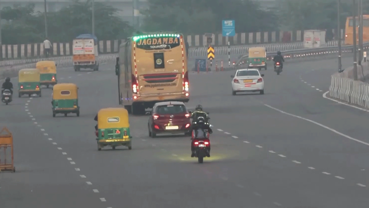 Delhi AQI | ఢిల్లీలో క్షీణించిన గాలి నాణ్య‌త‌.. స్ట‌బుల్ బ‌ర్నింగే ప్ర‌ధాన కార‌ణం..!