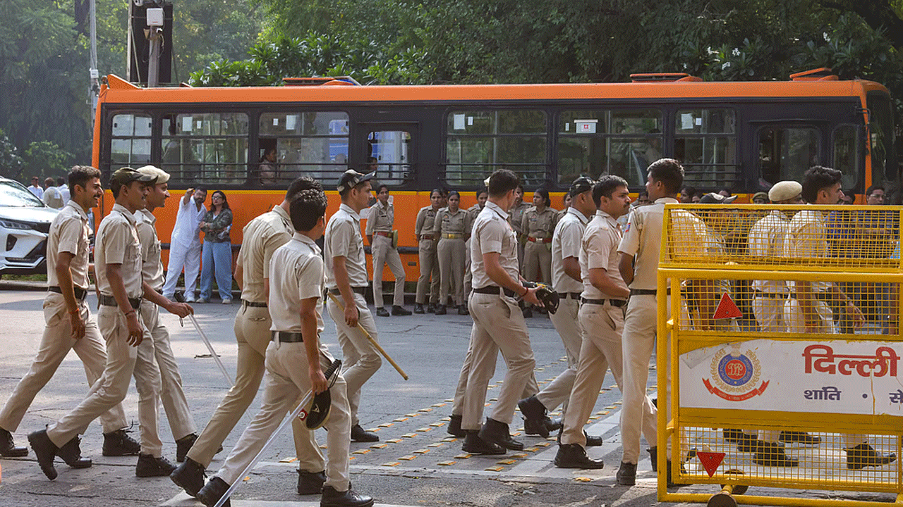 Delhi Police | కేంద్ర బ‌ల‌గాల‌ను ఈ నెల 20 వ‌ర‌కు ఉప‌సంహ‌రించొద్దు.. హోంశాఖ‌కు ఢిల్లీ పోలీసుల లేఖ‌
