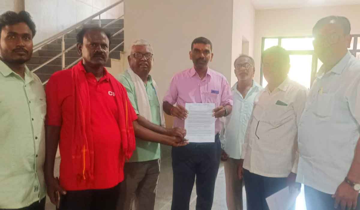 Jagityal |చట్ట ఉల్లంఘనలు బాధ్యత వహిస్తూ కేంద్ర చీఫ్ ఎలక్షన్ కమిషనర్ రాజీనామా చేయాలి.. వామపక్షాల డిమాండ్ – telangana Jagityal |చట్ట ఉల్లంఘనలు బాధ్యత వహిస్తూ కేంద్ర చీఫ్ ఎలక్షన్ కమిషనర్ రాజీనామా చేయాలి.. వామపక్షాల డిమాండ్ – telangana