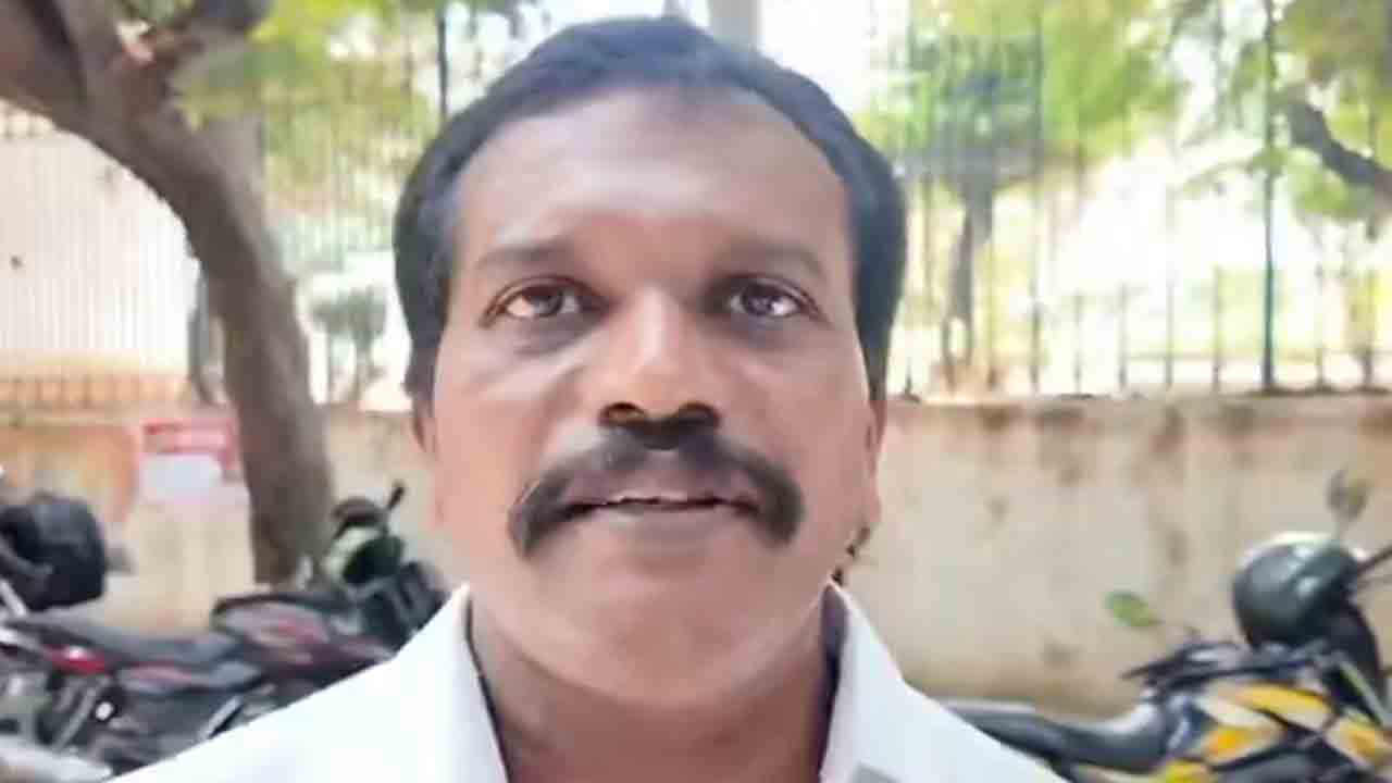 Disabled Person | నేను కాంగ్రెస్‌కు మళ్లీ ఓటేయను.. 100 మందికి ఓటేయొద్దని చెప్తా : వికలాంగుడు