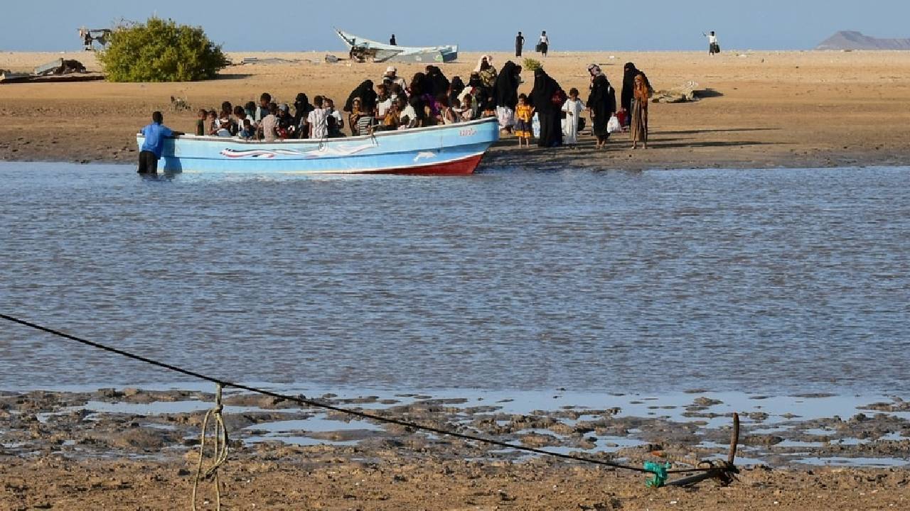 boat capsizes | జిబూటి నుంచి యెమెన్ వెళ్తున్న పడవ బోల్తా.. 109 మంది మృతి.. 116 మంది గల్లంతు