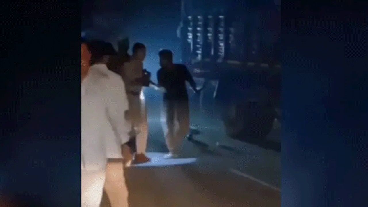 Arrest | త‌ప్ప‌తాగి ట్ర‌క్ డ్రైవ‌ర్ వీరంగం.. ఎమ్మెల్యేపై దాడికి య‌త్నం..!