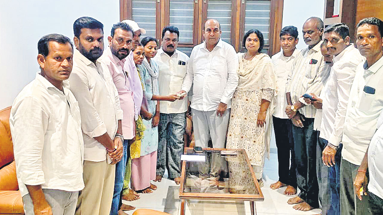 దిగులుపడొద్దమ్మా.. బాగా చదువుకో!