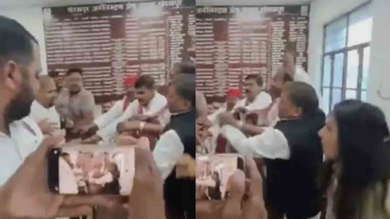 Ex-District Chief Slapped | పార్టీ సమావేశంలో సీటు కోసం వివాదం.. మాజీ జిల్లా అధ్యక్షుడిపై దాడి