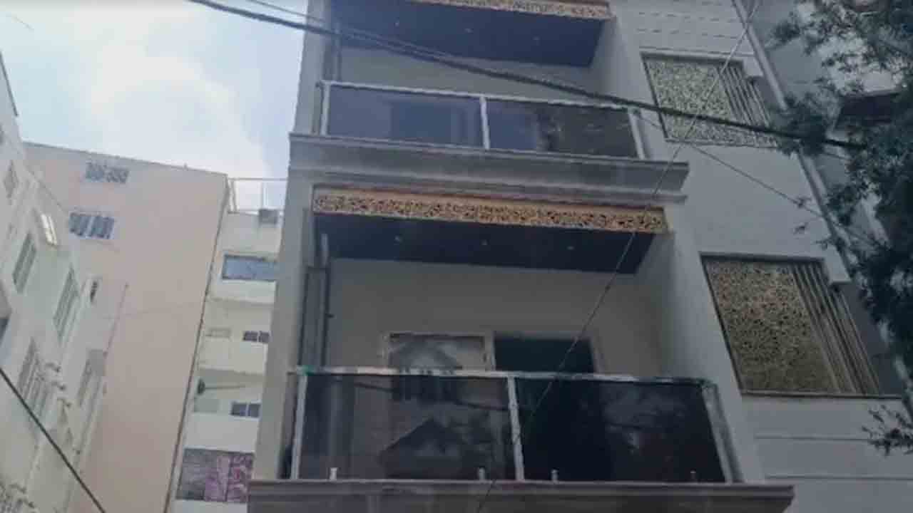 Explosion In Building | నిర్మాణంలో ఉన్న భవనంలో పేలుడు.. ఐఈడీగా పోలీసులు అనుమానం