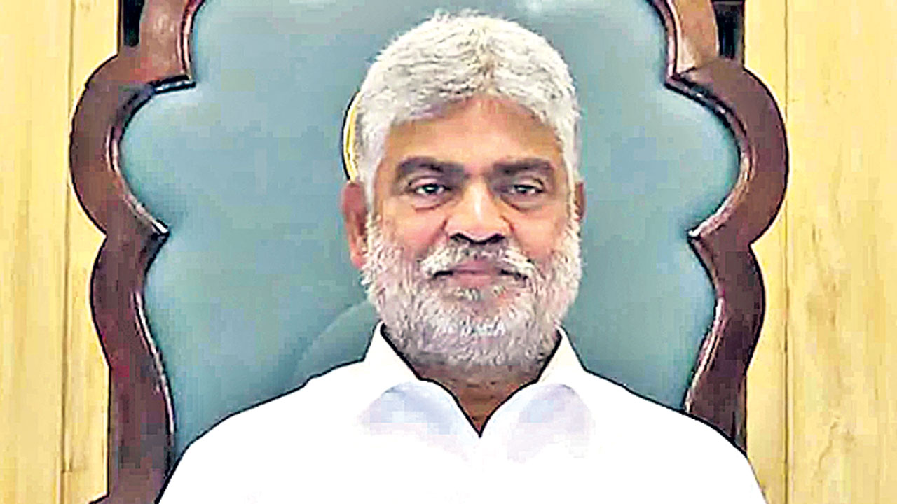 తెలంగాణ ఆత్మగౌరవానికి ప్రతీక బతుకమ్మ