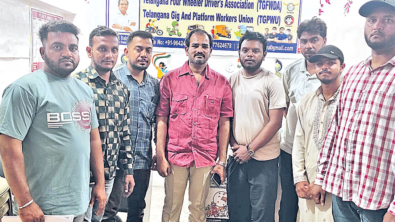 ఆర్డర్స్‌.. ఔట్‌డేటెడ్‌!