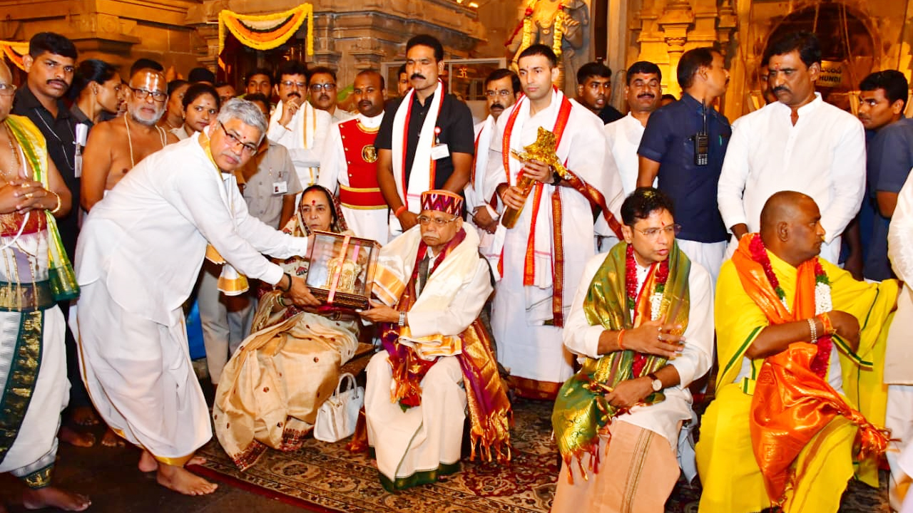 Governor Shukla | యాదాద్రి లక్ష్మీనరసింహస్వామిని దర్శించుకున్న గవర్నర్‌ శుక్లా
