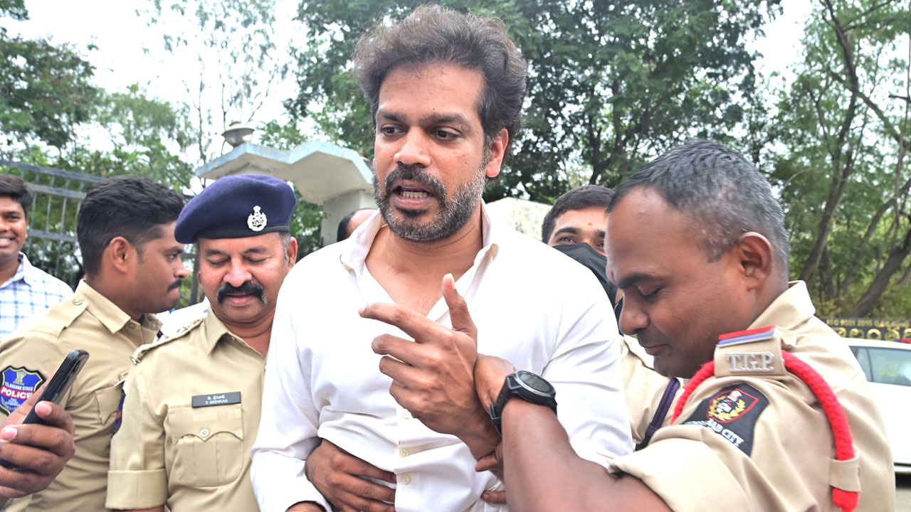 మూసీ ముసుగులో లూటీ