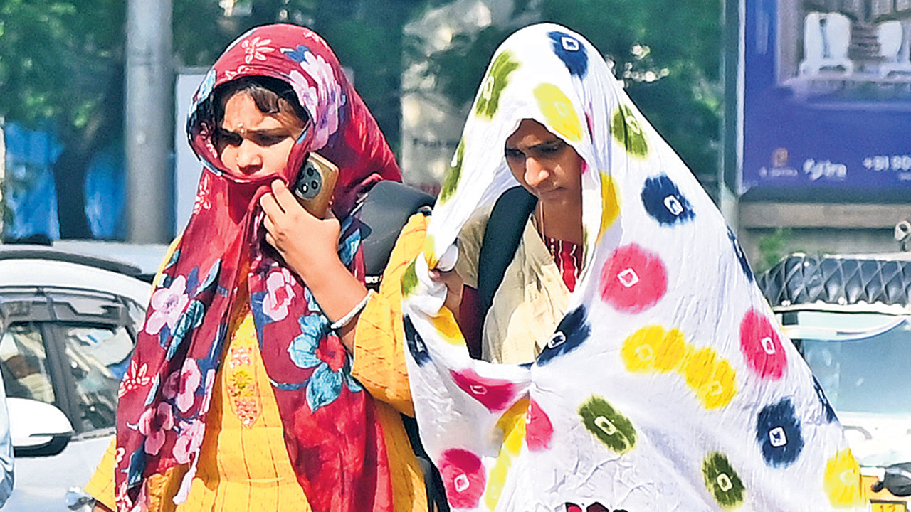 ఉక్కపోతతో ఉక్కిరిబిక్కిరి