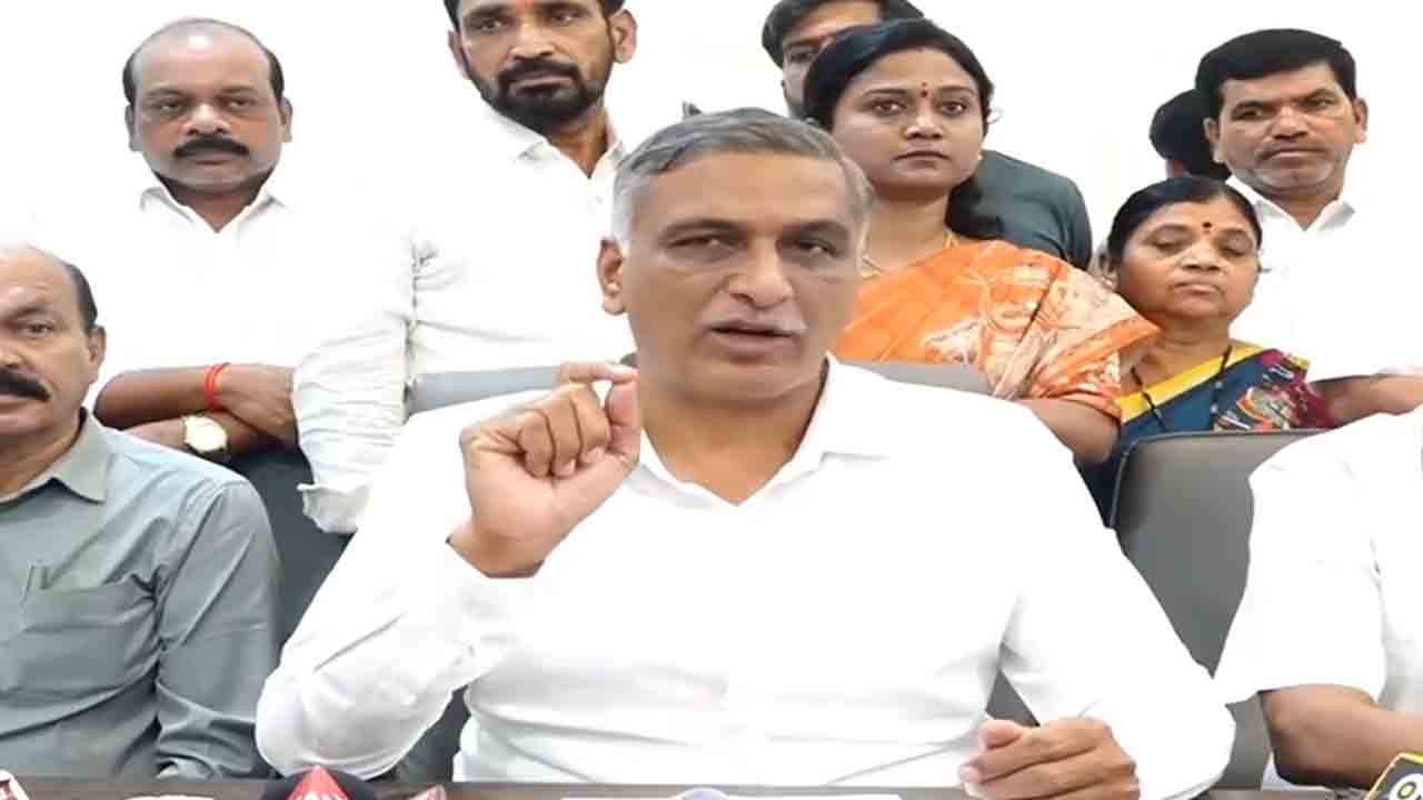 Harish Rao | 12 లక్షల ఎకరాల్లో పంట ఎండిపోతుంది.. ఇప్పటికీ మన ప్రభుత్వం కరువు మండలాలు ప్రకటించలేదు : హరీశ్ రావు