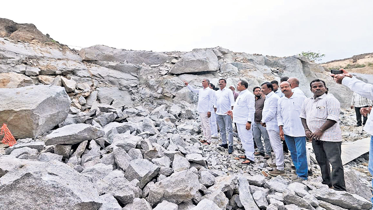 మల్లన్నసాగర్‌పై సర్కార్‌ కుట్ర