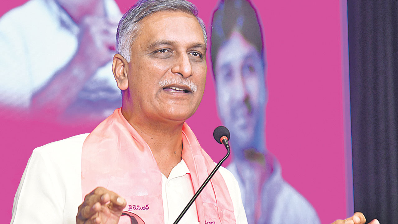 సిరిసిల్ల అభివృద్ధిని చూసైనా నేర్చుకో