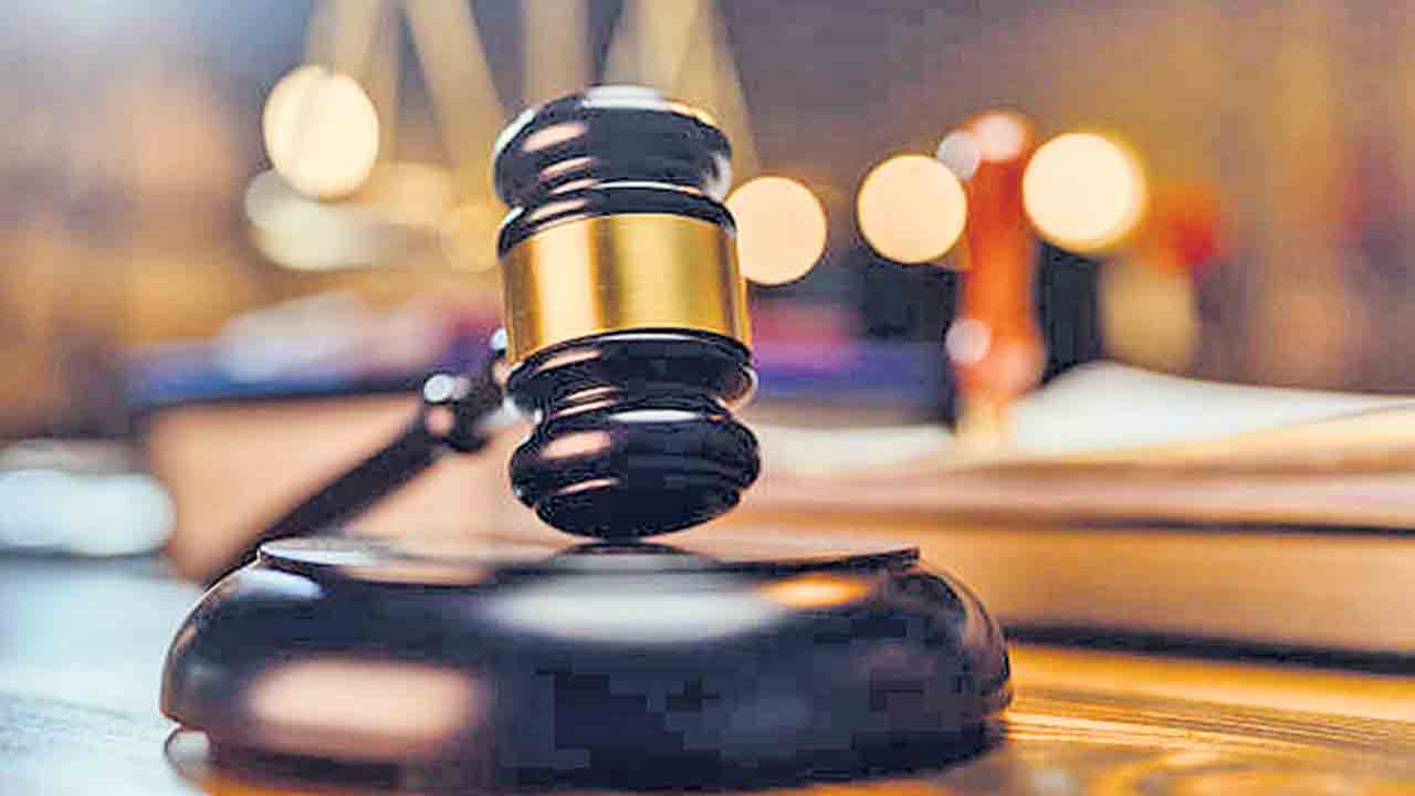 కేటీఆర్‌పై తప్పుడు ఆరోపణలు చేయొద్దు