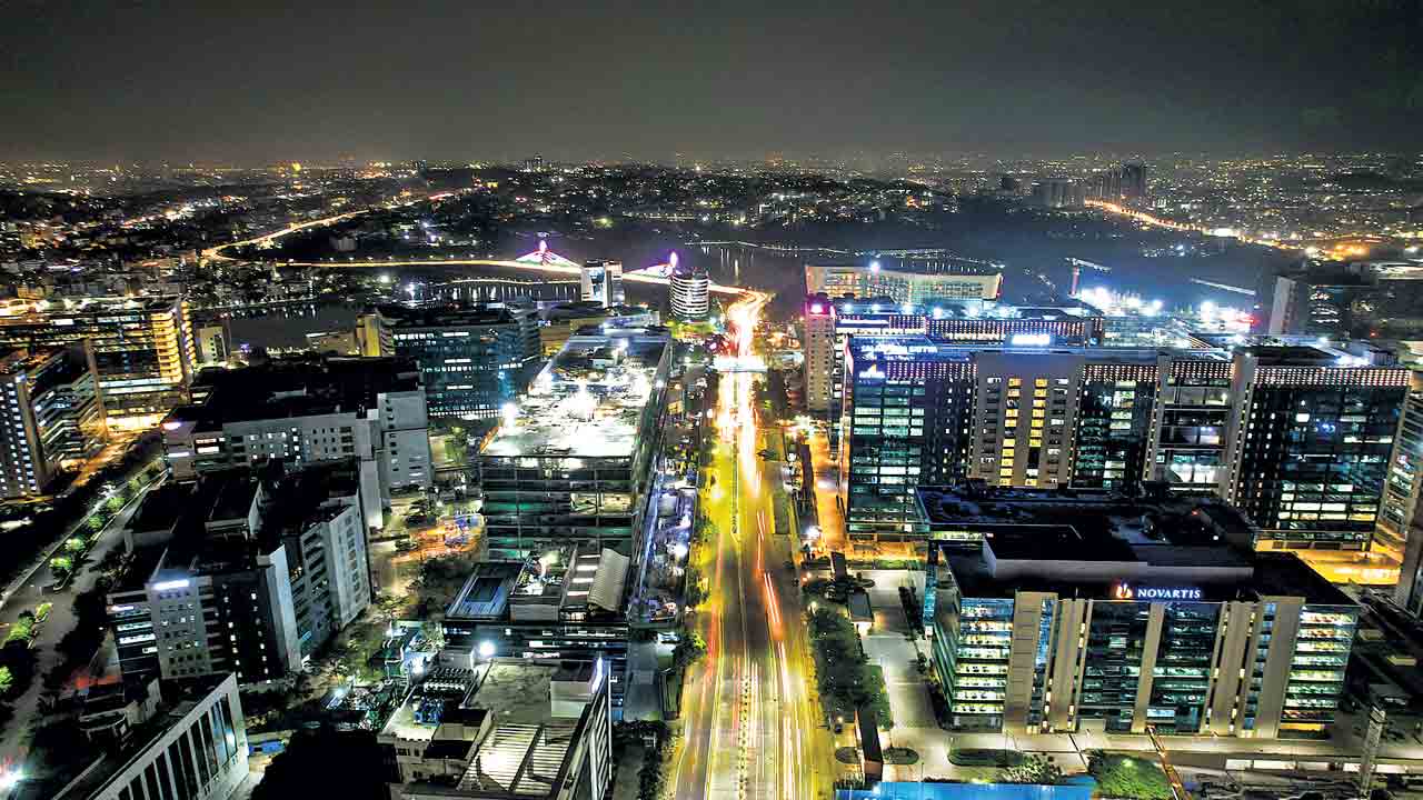 ఐటీ హాలిడే.. కరెంటు కష్టాల్లో సైబరాబాద్‌