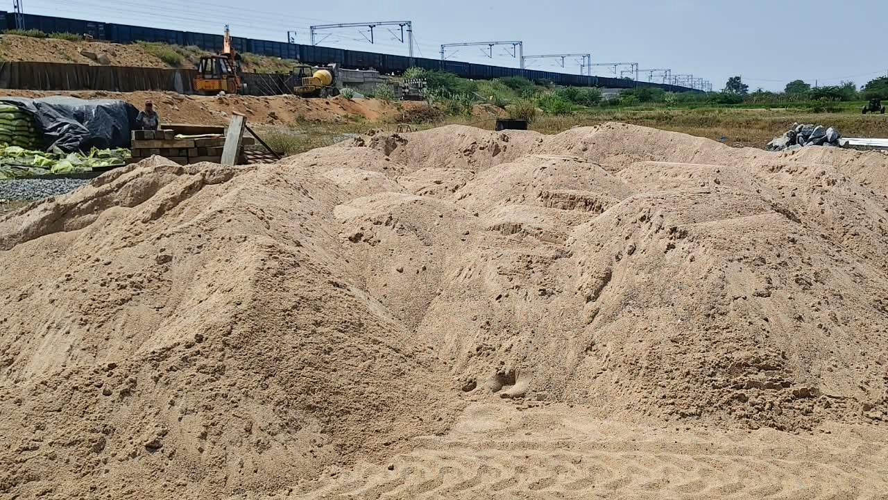 Sand Dumps | రైల్వే పనుల ముసుగులో ఇసుక డంపులు..అక్రమ నిల్వలపై అనుమానాలు