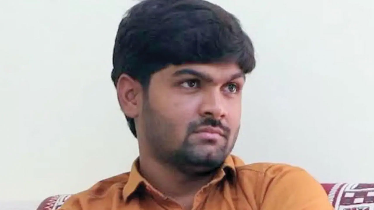 ప్రశ్నించినందుకు జర్నలిస్టు శంకర్‌ అరెస్ట్‌