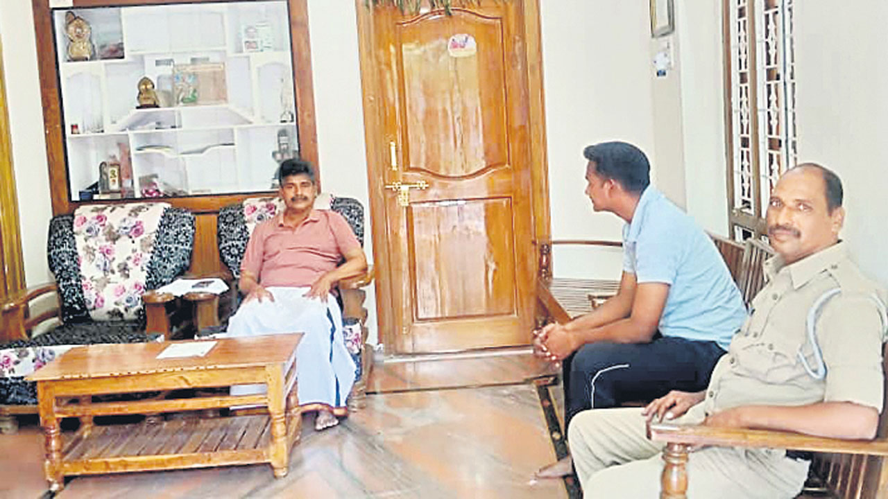 సిరిసిల్ల అష్టదిగ్బంధం
