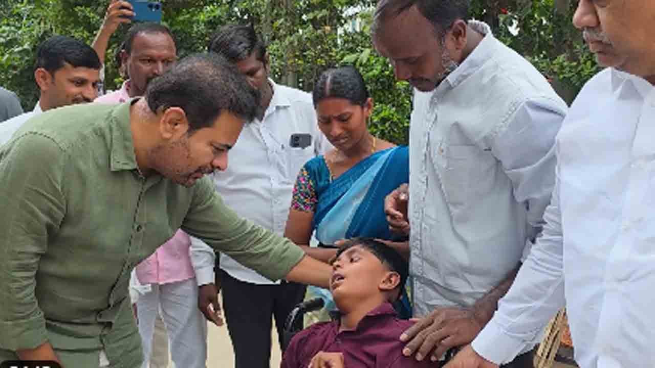KTR | నేను ట్రీట్‌మెంట్ చేయిస్తా.. బ్రెయిన్‌ క్యాన్సర్‌తో బాధపడుతున్న వినయ్‌కు కేటీఆర్ భరోసా.. వీడియో