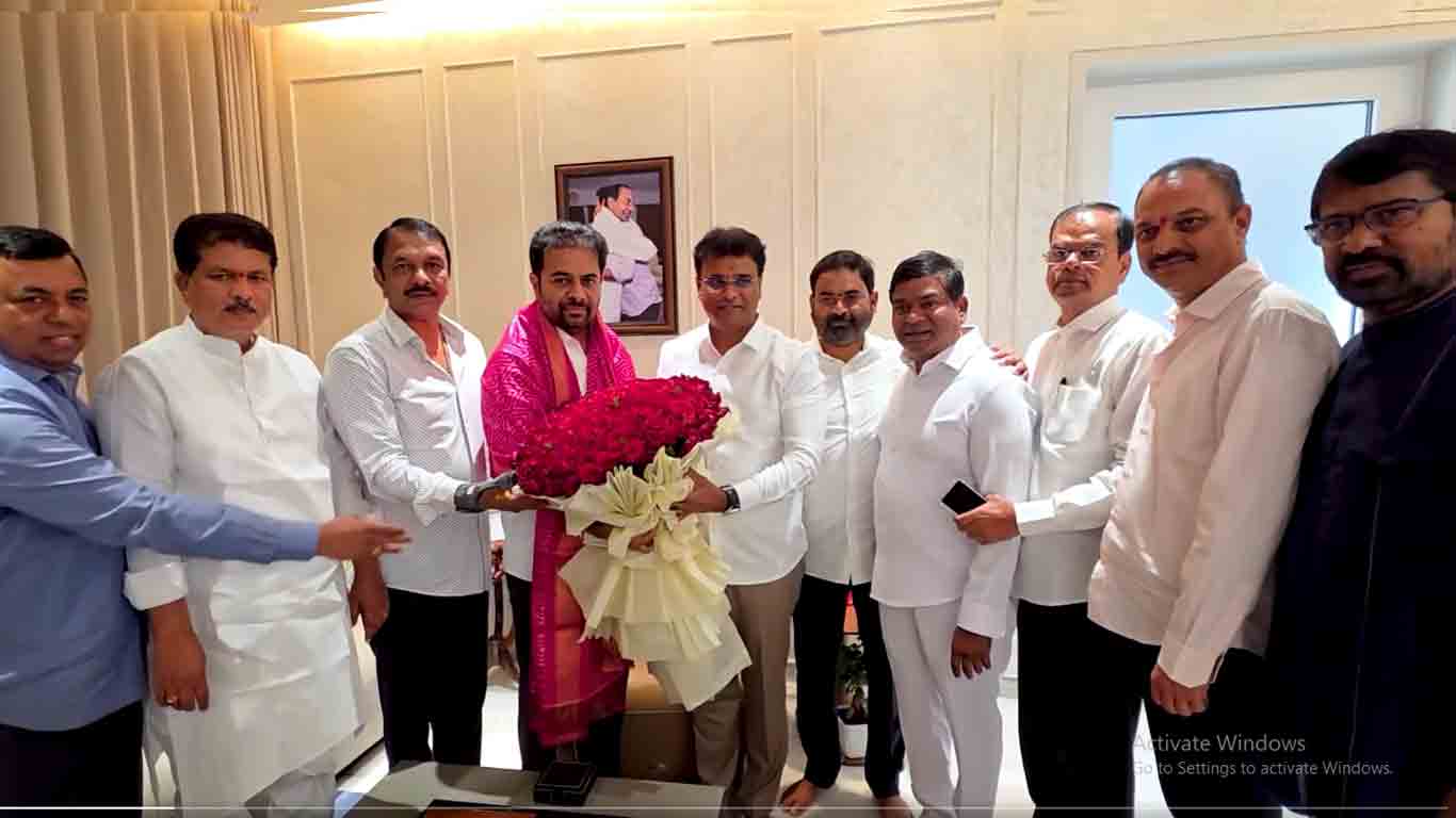 KTR | కేటీఆర్‌ను క‌లిసిన బీఆర్ఎస్ ఎమ్మెల్యేలు, ఎమ్మెల్సీలు.. వీడియో