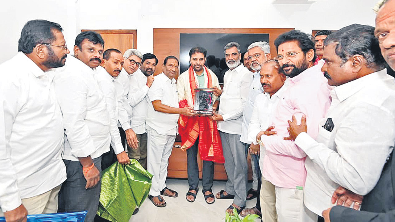 సింగరేణిని ప్రైవేటీకరిస్తే ఊరుకోం