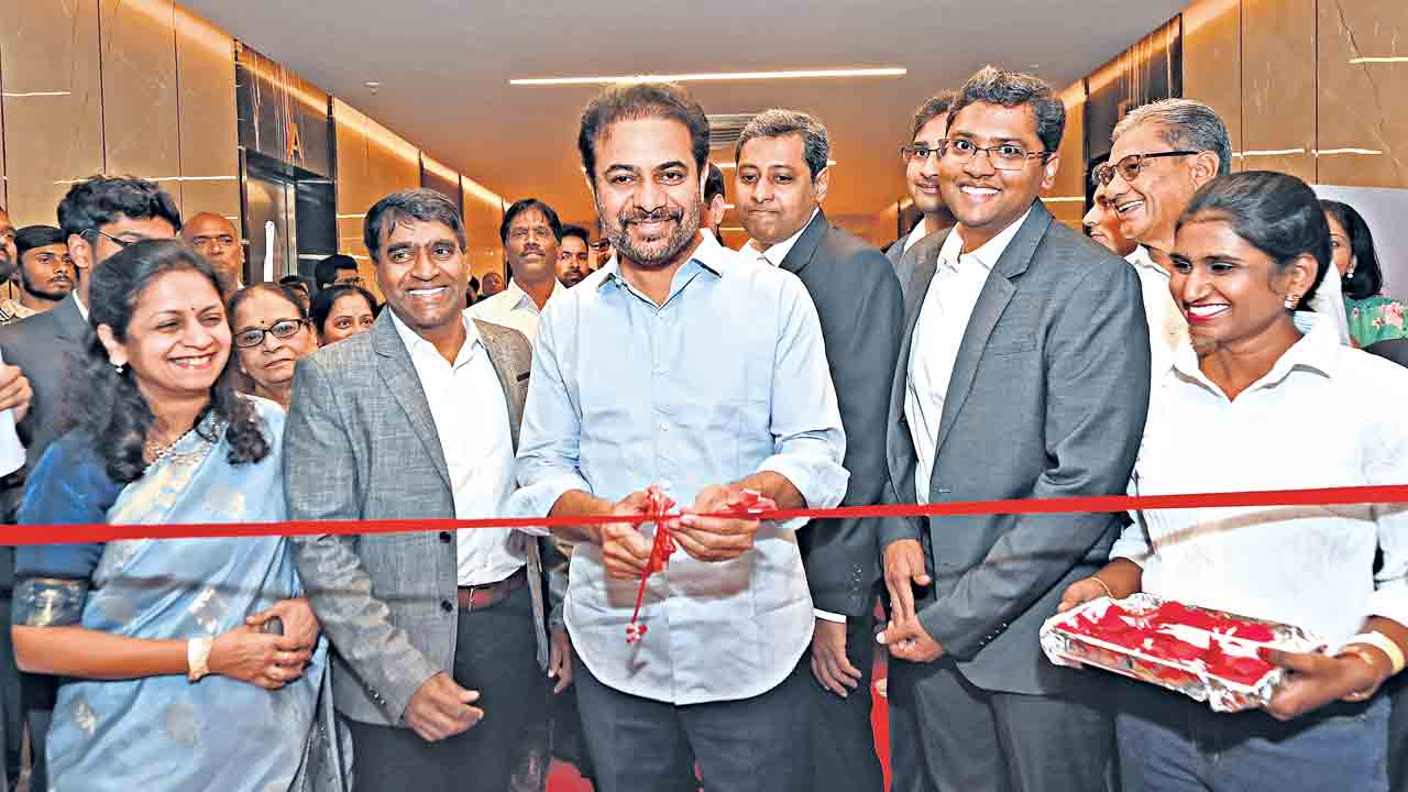 కేటీఆర్‌ స్ఫూర్తితో.. ర్యాండమ్‌ ట్రీస్‌