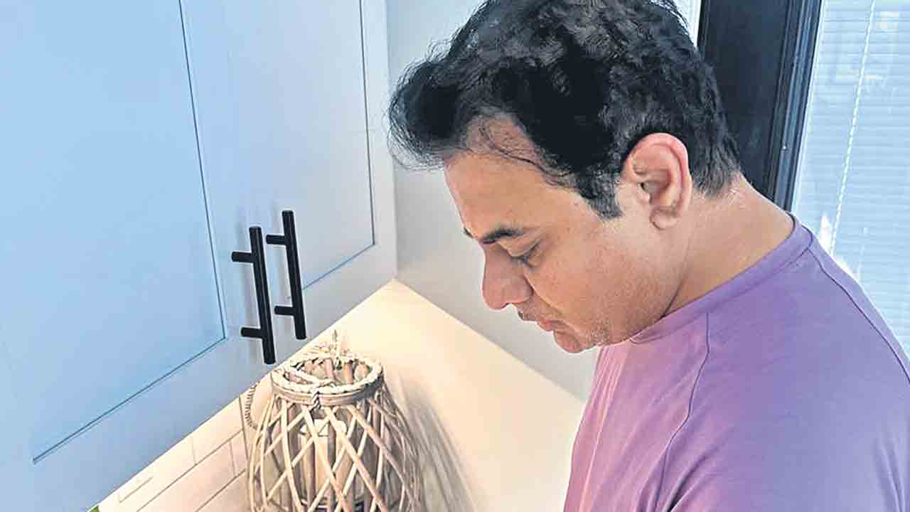 గొప్ప చెఫ్ను కాదు.. చిన్న వంట చేసుకోగలను.. కేటీఆర్