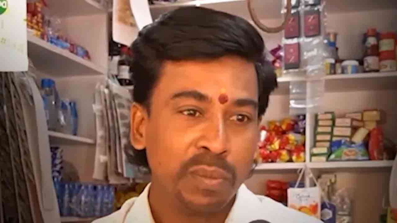 Khairatabad Resident | బోనాల పండ‌గల‌కు స్ట్రీట్ లైట్లు మేమే వేయించుకున్నం : ఖైర‌తాబాద్ నివాసి