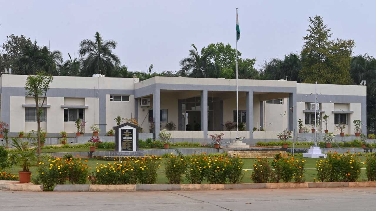 Rudrampur | మంత్రుల తండ్రుల జయంతులు చేస్తారు.. గాంధీజీ జయంతి ఎందుకు చేయరు?