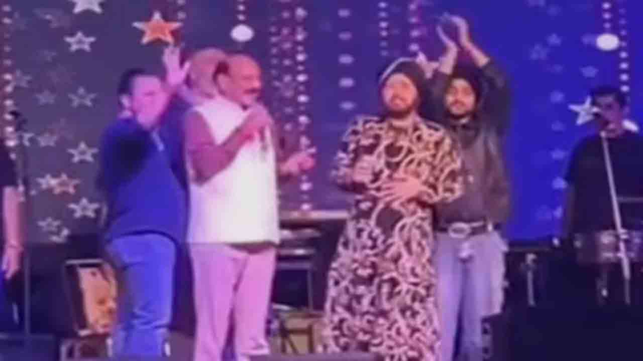 Watch: ‘మద్యం సేవించి పాటలు పాడుతున్నారా?’.. సింగర్‌ దలేర్ మెహందీపై మంత్రి ఆగ్రహం
