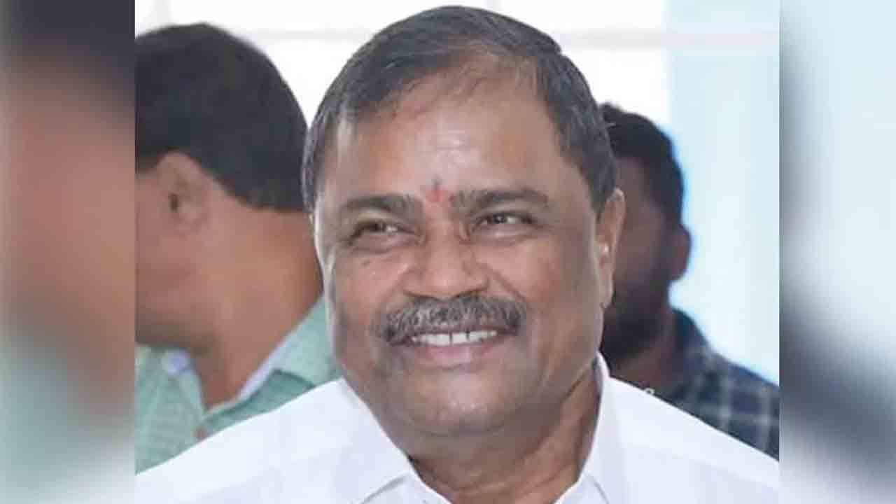 పీఆర్సీని ప్రకటించి అమలు చేయాలి.. ఉపాధ్యాయ ఎమ్మెల్సీ మల్క కొమురయ్య