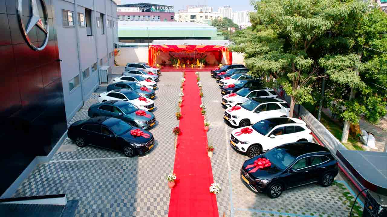 Mercedes Benz | హైదరాబాద్‌లో మహావీర్ మోటార్స్ సరికొత్త రికార్డ్.. దసరా కానుకగా 50 మెర్సిడేస్ బెంజ్ కార్ల డెలివరీ.. !