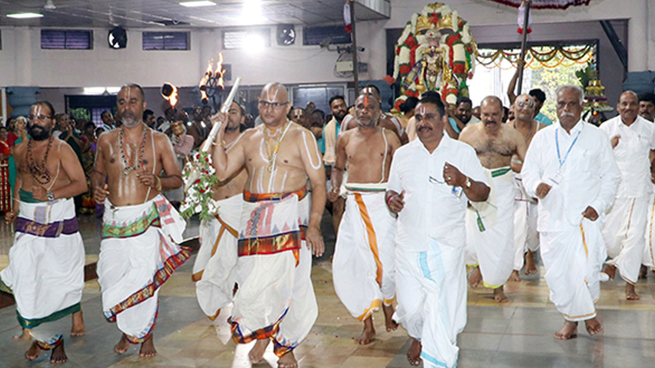 Parveta Utsavam | తిరుమలలో ఘనంగా శ్రీమలయప్పస్వామివారి పార్వేట ఉత్సవం