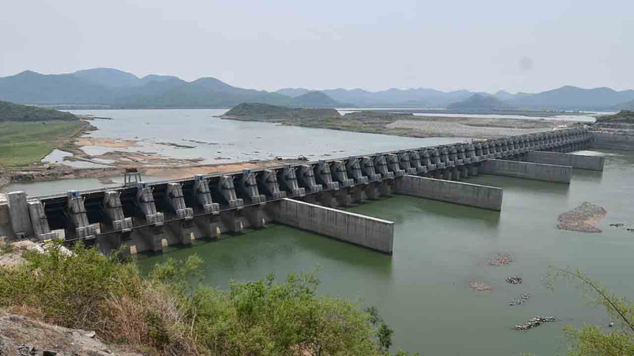 పోలవరం పనులను పరిశీలించిన నిపుణులు