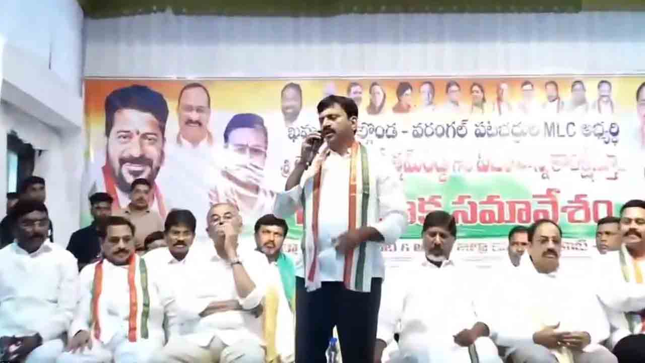 Ponguleti Srinivas Reddy | మంత్రి పొంగులేటి శ్రీనివాస్‌ రెడ్డి మాట్లాడుతుండగా కరెంట్ కట్.. వీడియో