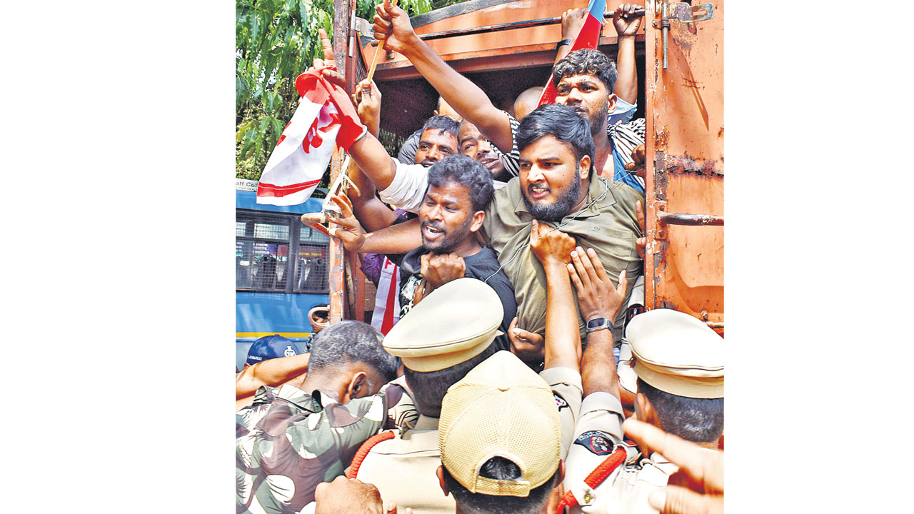 ‘సర్‌ను వెంటనే రద్దు చేయాలి’