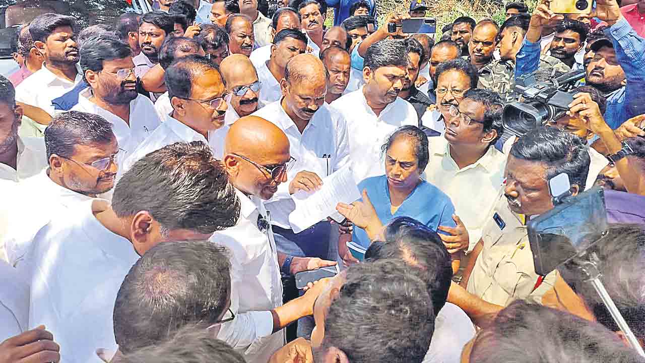 సీఎం సహకారంతో రియల్‌ దందా!