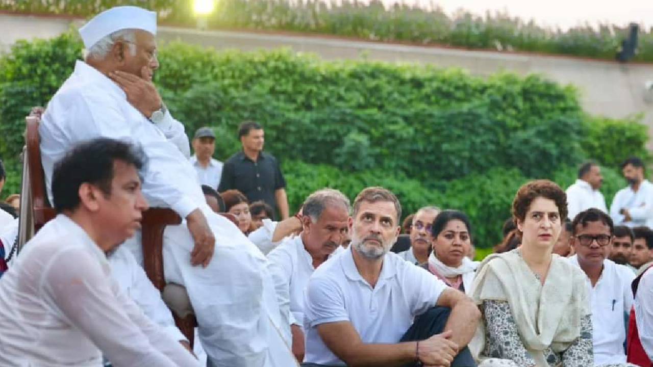 Rahul Gandhi | ఇండియా బ్లాక్ పార్టీలకు హైటీ ఏర్పాటు చేసిన రాహుల్.. సీఈసీకి వ్యతిరేకంగా చేపట్టాల్సిన పోరుపై చర్చ