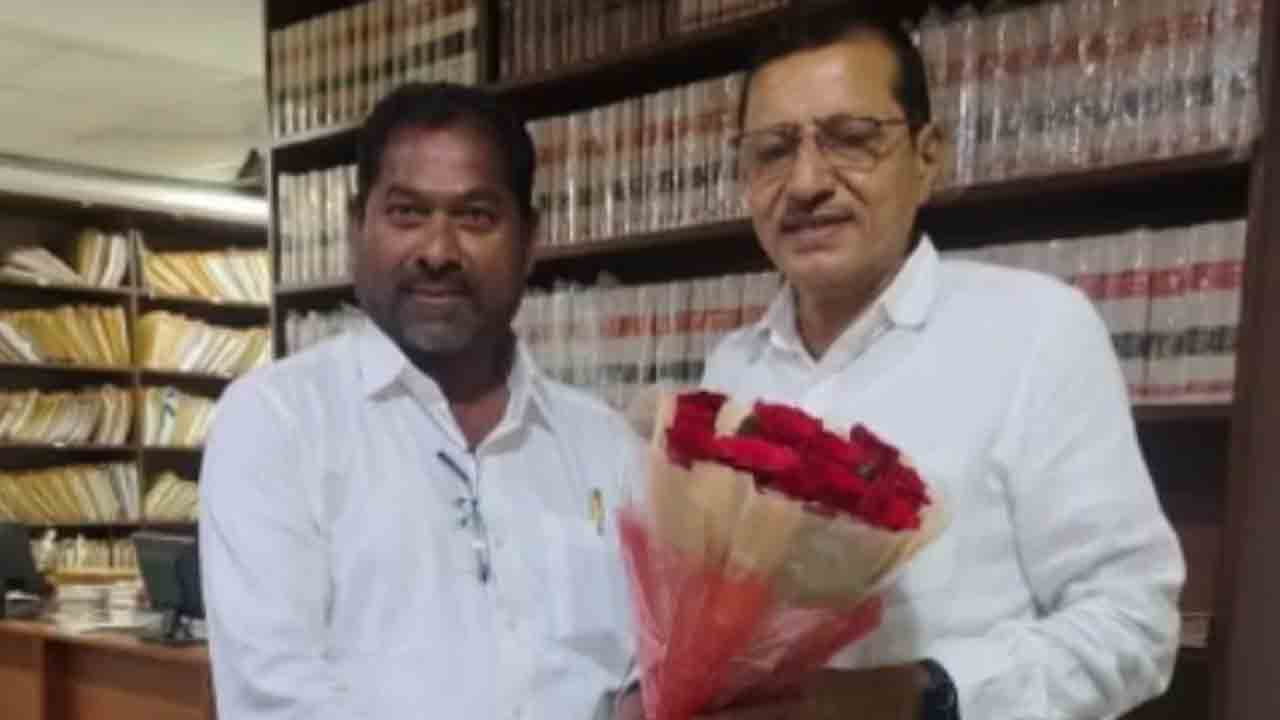 Revanth Reddy Sabha | రేవంత్‌ సభకు మనుషుల తరలింపు.. కాంగ్రెస్‌ నేతల వాగ్వాదం చూడండి