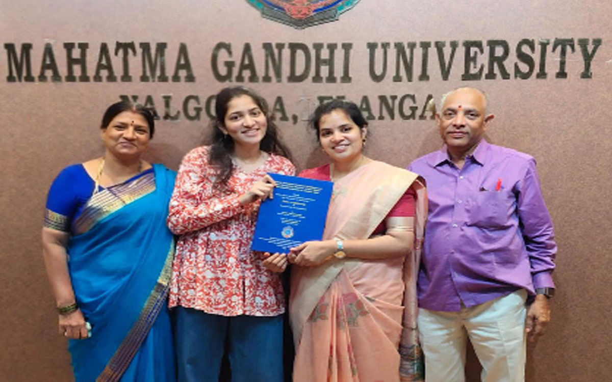 రుద్ర వాణి గాయత్రికి ఎంజీయూ డాక్టరేట్