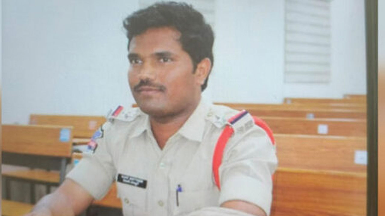 లంచం డిమాండ్‌ చేసిన ఎస్సై అరెస్ట్‌