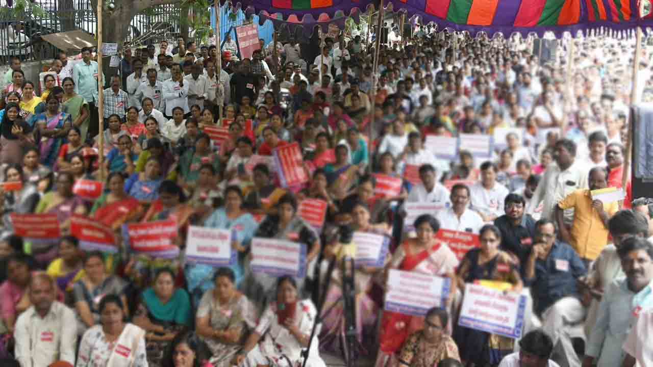 సర్‌ను రద్దు చేయాల్సిందే.. కొత్తగూడెం, అచ్చంపేటలో ఉపాధ్యాయుల నిరసన
