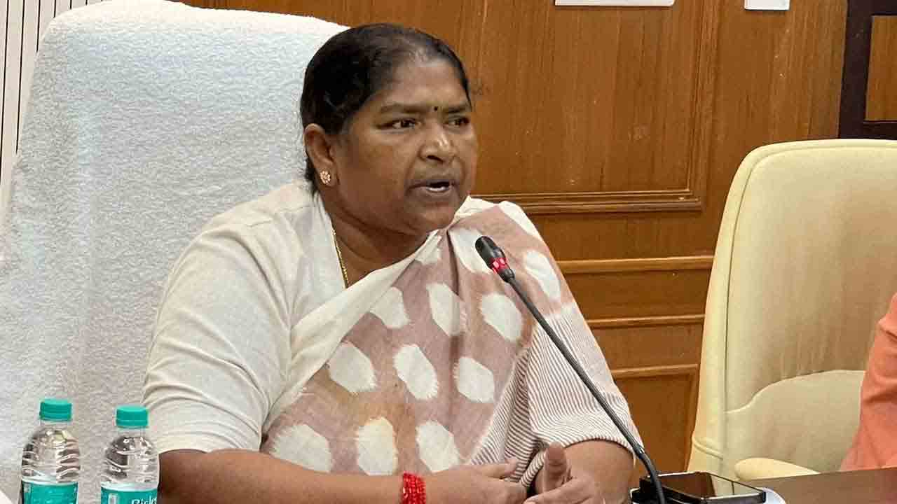 తాగునీటి సమస్య రానివ్వం.. సీతక్క